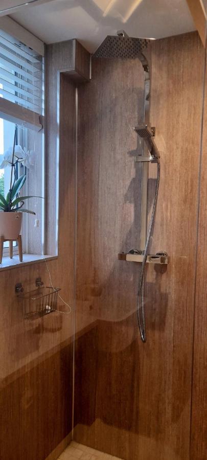 Quaint Little Guest Suite With Private Parking Newport  Exterior foto